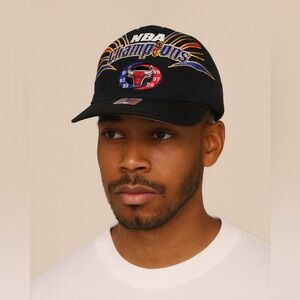 Vintage 90s Starter NBA Champions Chicago Bulls Black Red Hat New‎ Deadstock Cap